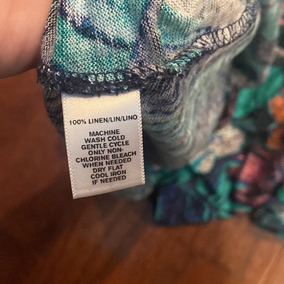 Bundle of 2 loft summer shirts - Picture 9 of 9